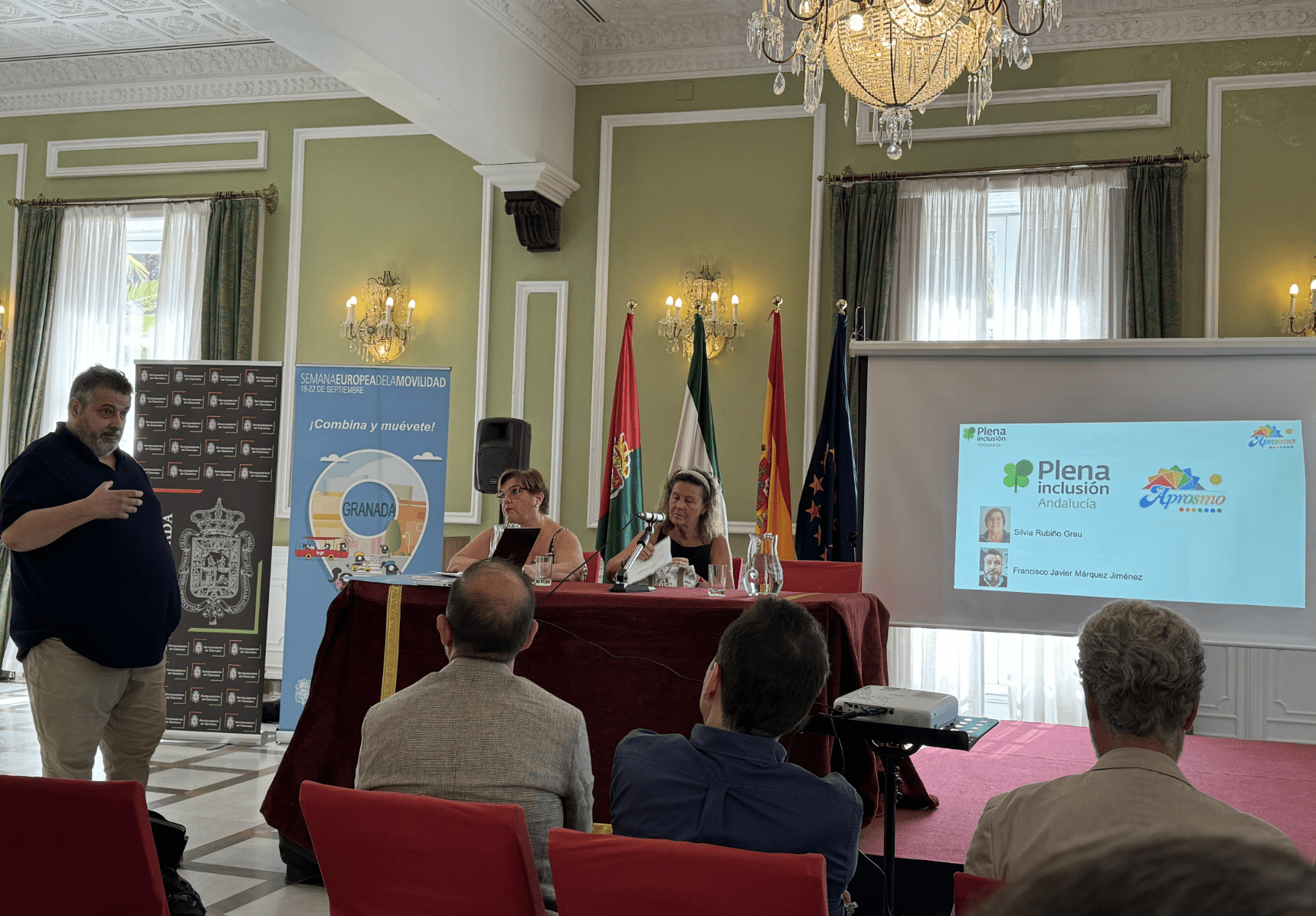 Ir a APROSMO participa en la Semana Europea de la Movilidad de Granada para analizar la importancia de la accesibilidad cognitiva en el transporte